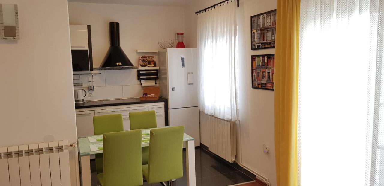 Apartman I Studio Apartman Majoli Kukuljanovo Exterior foto
