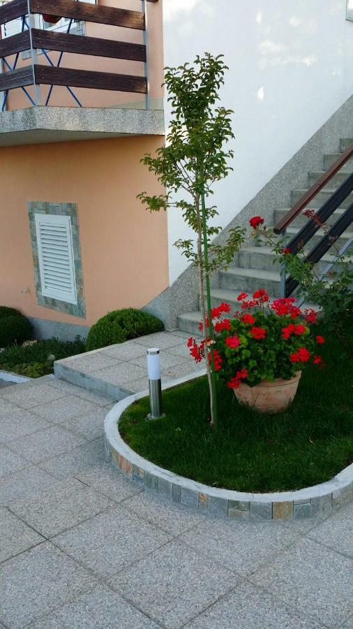 Apartman I Studio Apartman Majoli Kukuljanovo Exterior foto